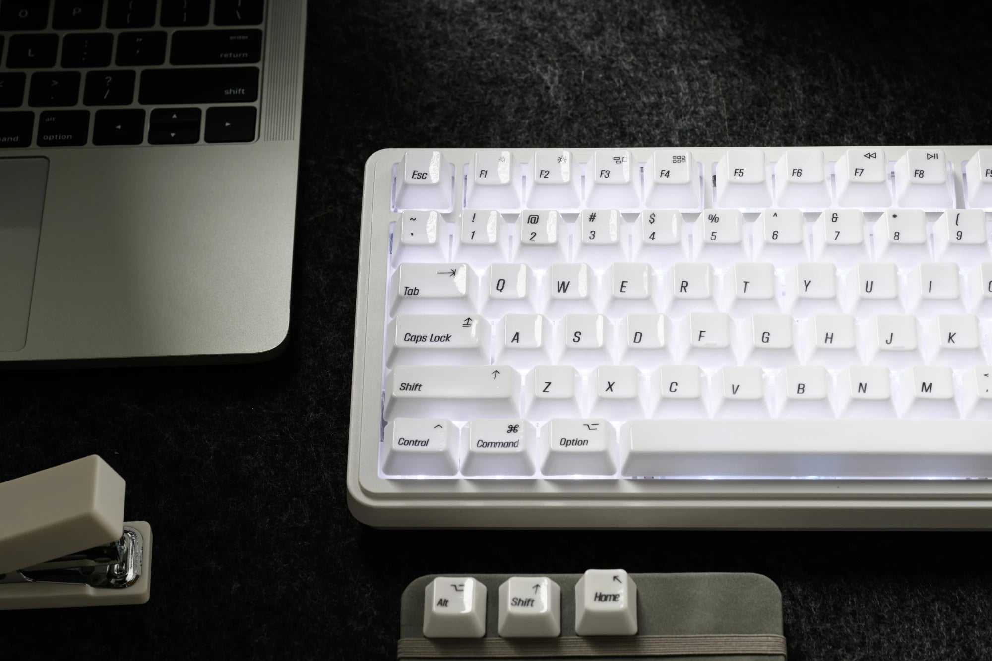 XVX Minimal Italic Ceramic Keycaps Black on White