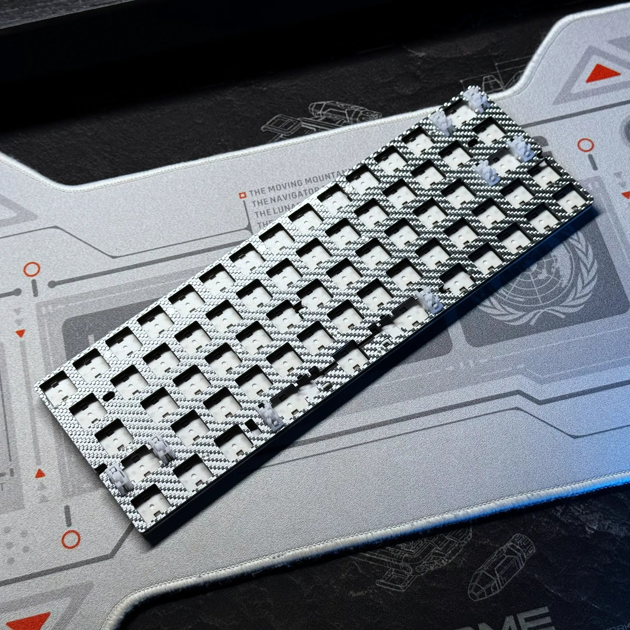 Everglide Su66 Max PCB Module Silver Carbon Fibre