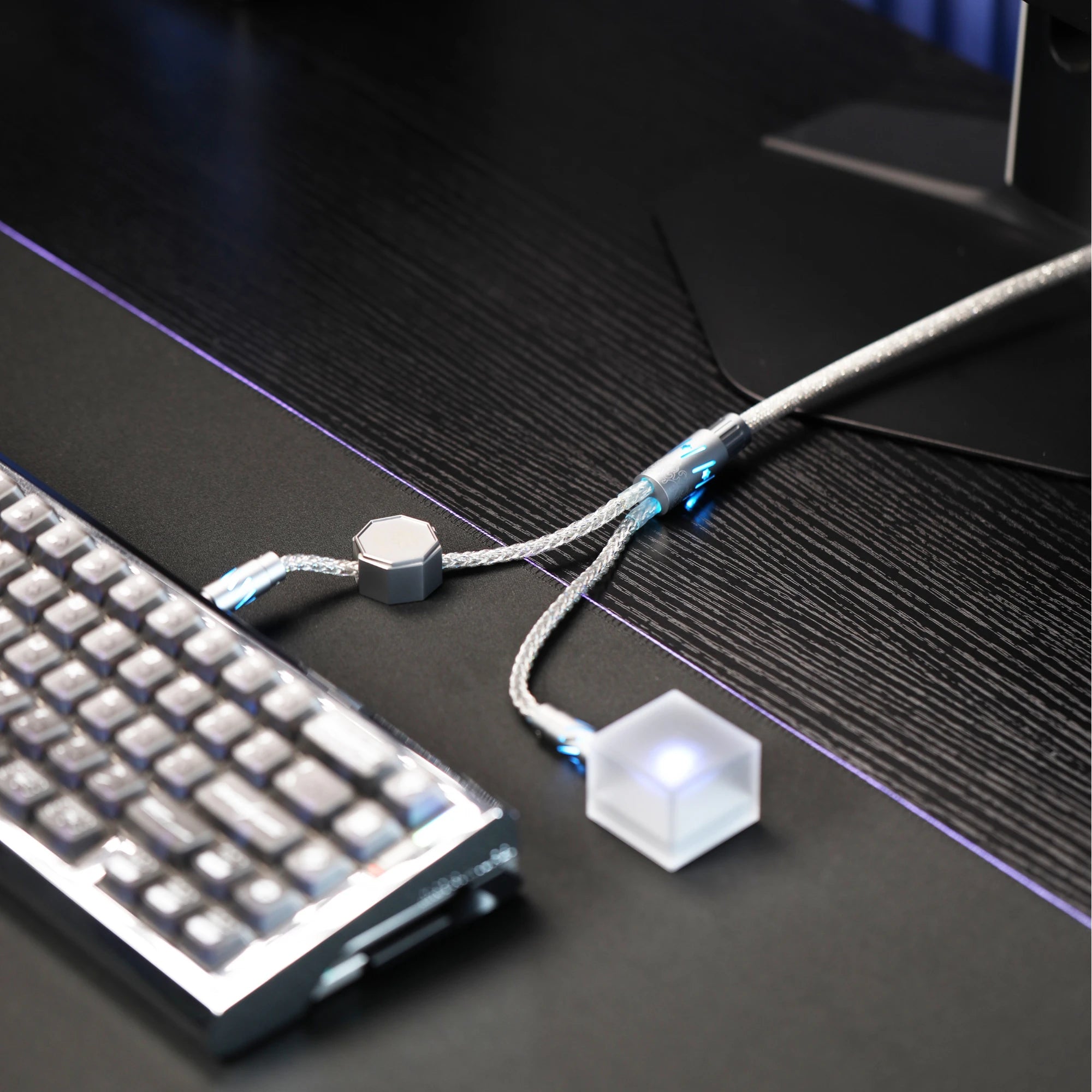 KeyboardMan Spark Spilt Dual 8K Gaming Cable-White Blue